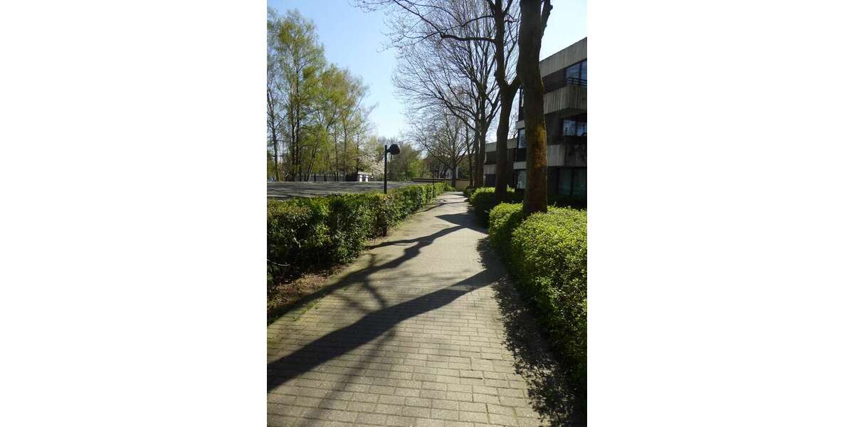 Etagenwohnung Düsseldorf Knittkuhl - 3 Zimmer, 101 m&sup2;, 1.275&euro; | Angebot:26545321