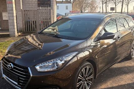 Hyundai i40 156.000 km 9.999 &euro; Köln 51107