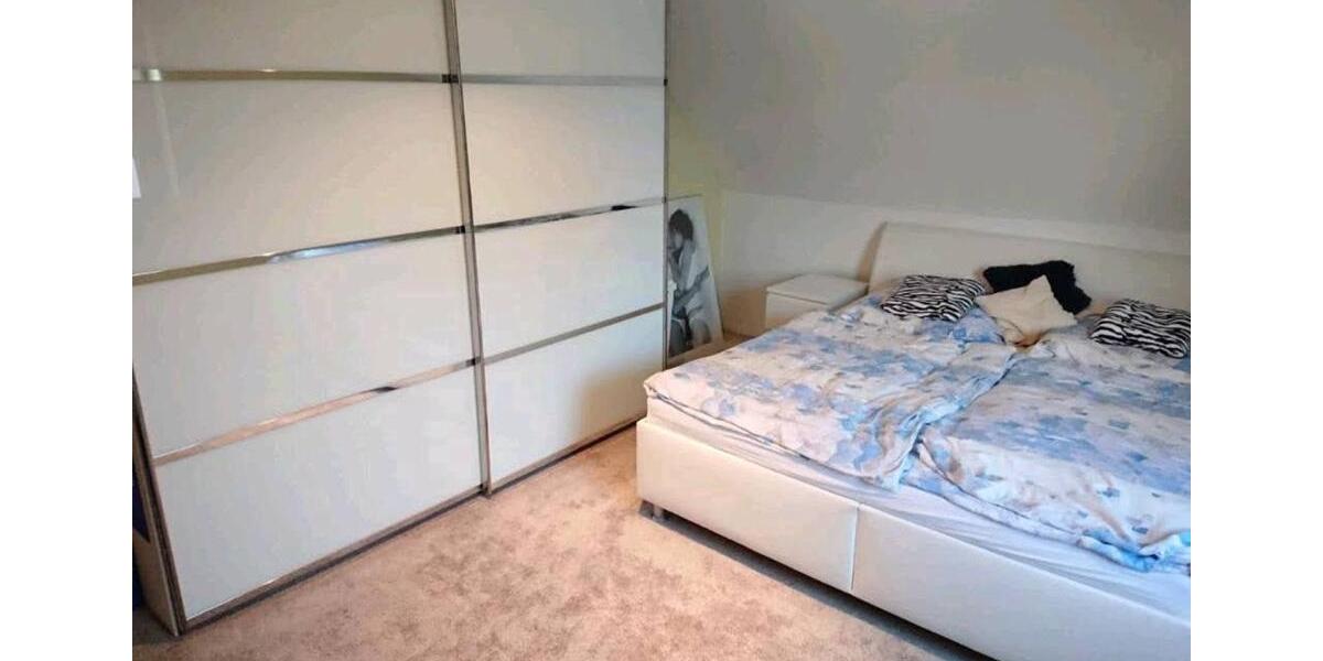 Dachgeschoßwohnung Wermelskirchen - 3.5 Zimmer, 60 m&sup2;, 135.000&euro; | Angebot:25887273