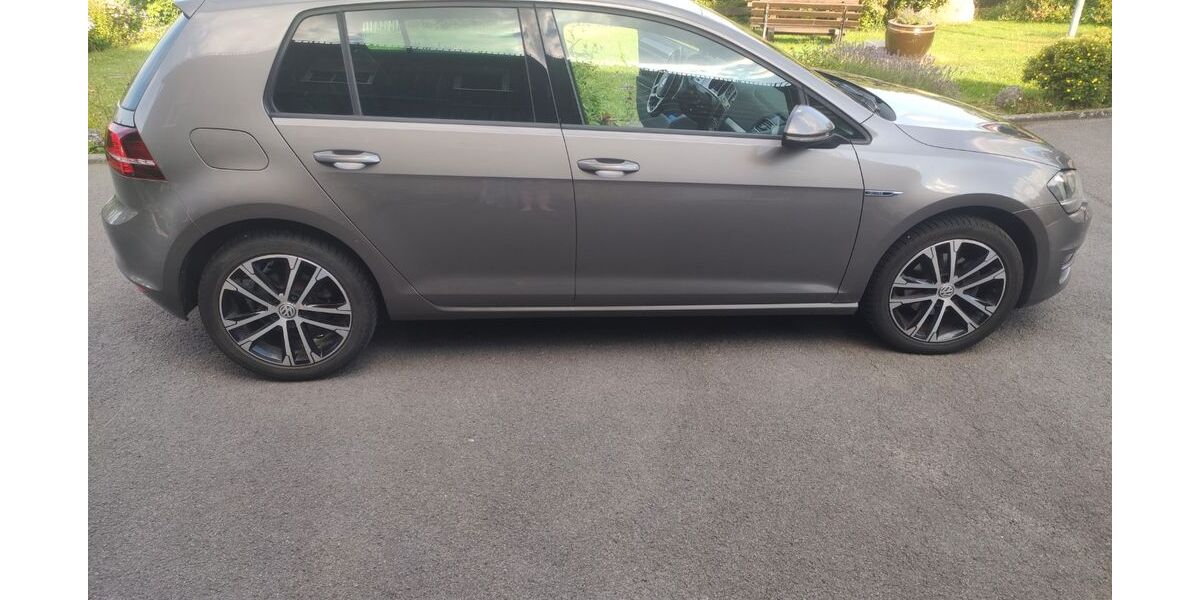 VW Golf 91.413 km 13.400 &euro; Bergisch Gladbach 51429