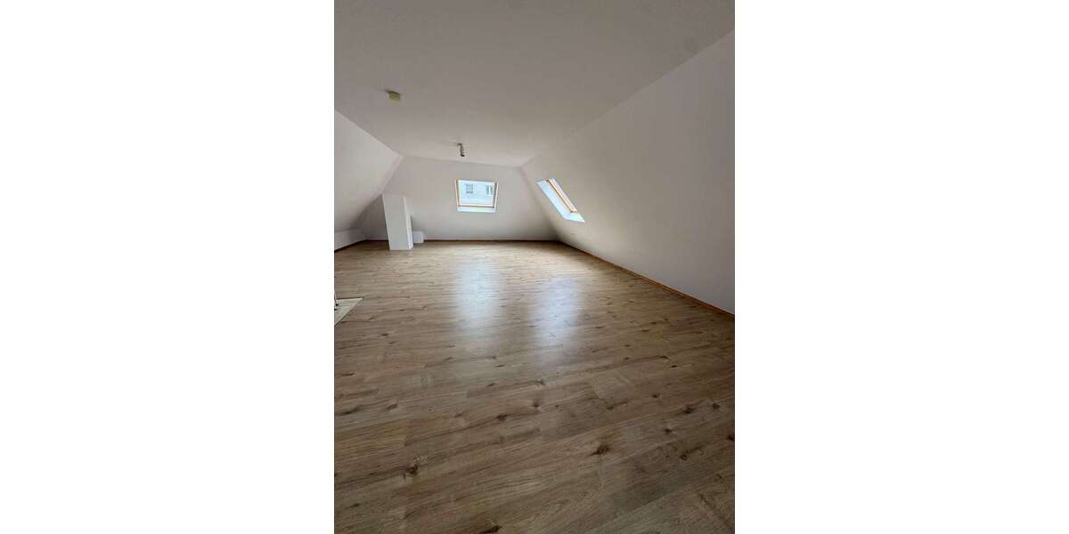Etagenwohnung Köln Ehrenfeld - 4 Zimmer, 125 m&sup2;, 2.000&euro; | Angebot:27028231