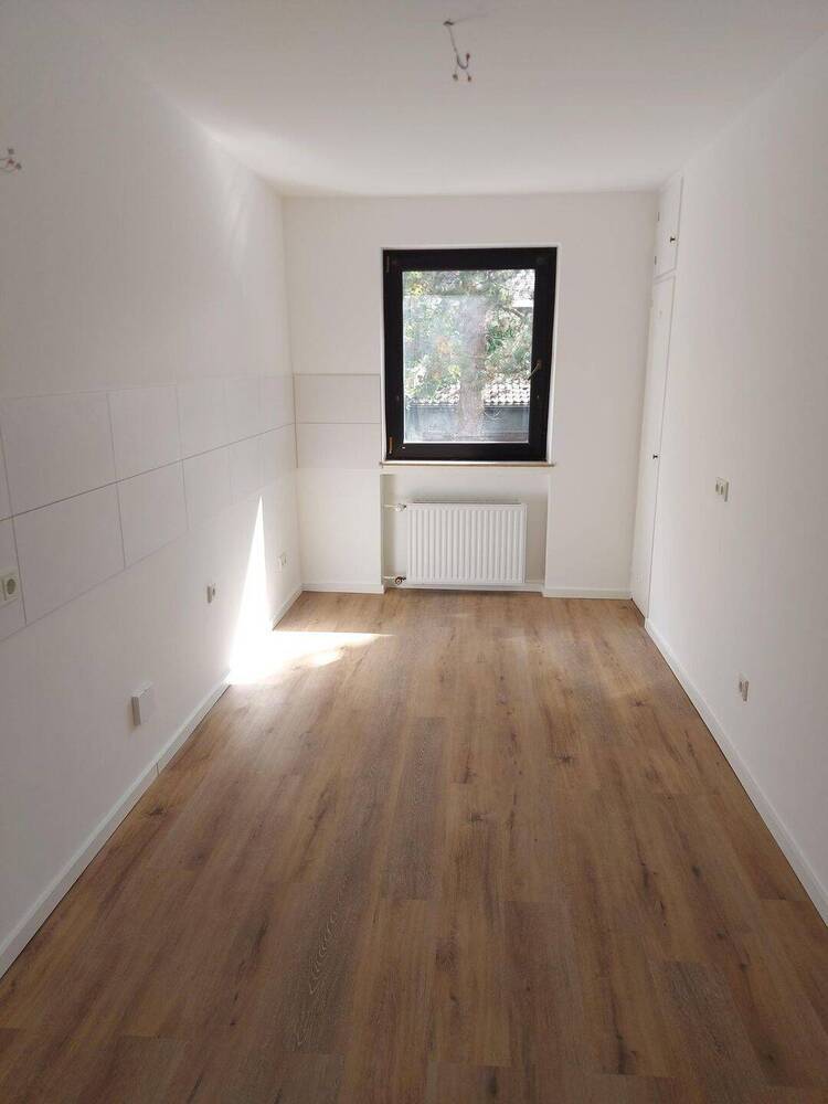 Renovierte 3-Zimmer-Wohnung mit Balkon und Garage