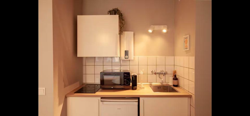 Etagenwohnung Düsseldorf Stadtbezirk 3 - 1 Zimmer, 30 m&sup2;, 1.080&euro; | Angebot:25993006