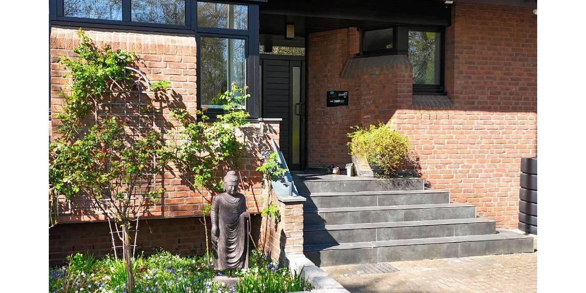 Einfamilienhaus Neuss Furth-Mitte - 9 Zimmer, 302 m&sup2;, 1.250.000&euro; | Angebot:23939467