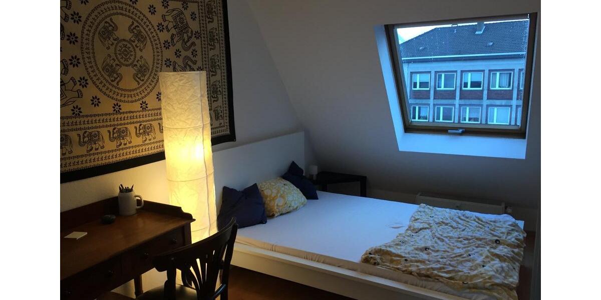 Dachgeschoßwohnung Köln Mülheim - 2 Zimmer, 71 m&sup2;, 1.050&euro; | Angebot:24843196