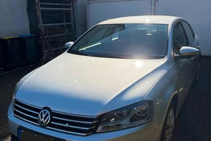 VW Passat 98.232 km 7.999 &euro; Wuppertal 42277
