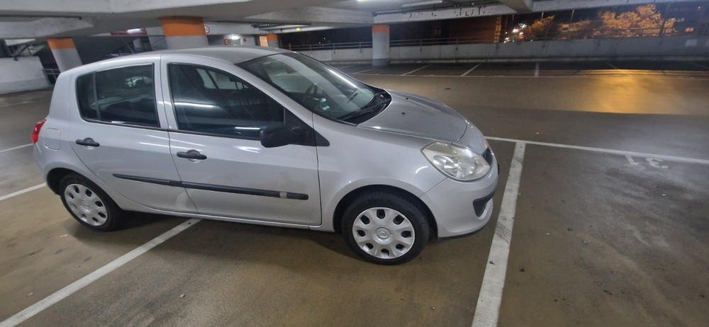 Renault Clio 137.678 km 2.400 &euro; Wuppertal 42275