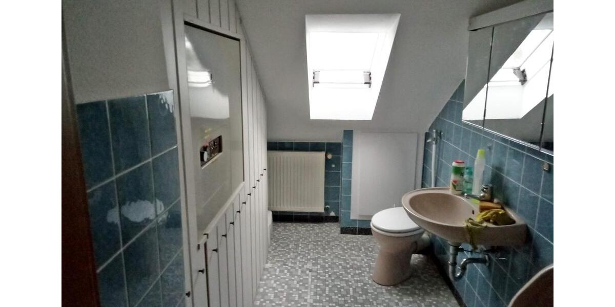 Dachgeschoßwohnung Leverkusen Bürrig - 3 Zimmer, 82 m&sup2;, 750&euro; | Angebot:26485668