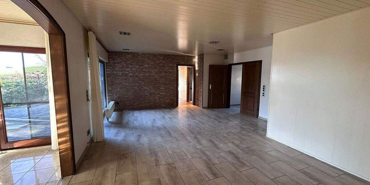 Bungalow Solingen Gräfrath - 6 Zimmer, 236 m&sup2;, 675.000&euro; | Angebot:25755949