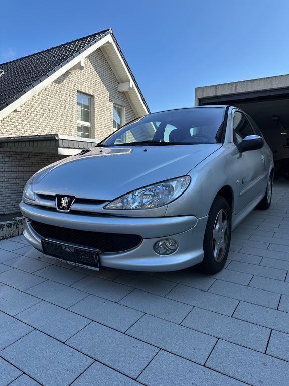 Peugeot 206 137.581 km 2.399 € Wermelskirchen 42929