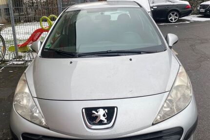 Peugeot 207 180.000 km 1.850 &euro; köln 51145