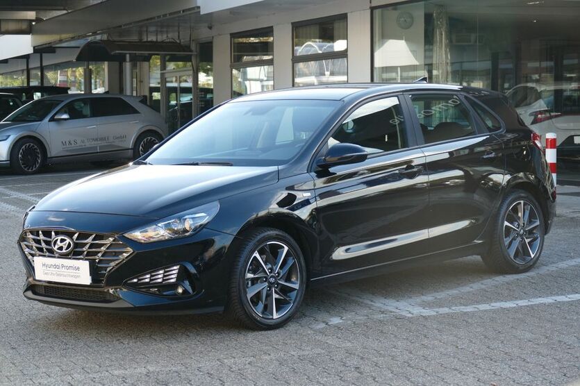 i30