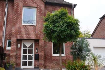 Haus Neuss Furth-Mitte - 4 Zimmer, 147 m&sup2;, 585.000&euro; | Angebot:24727589