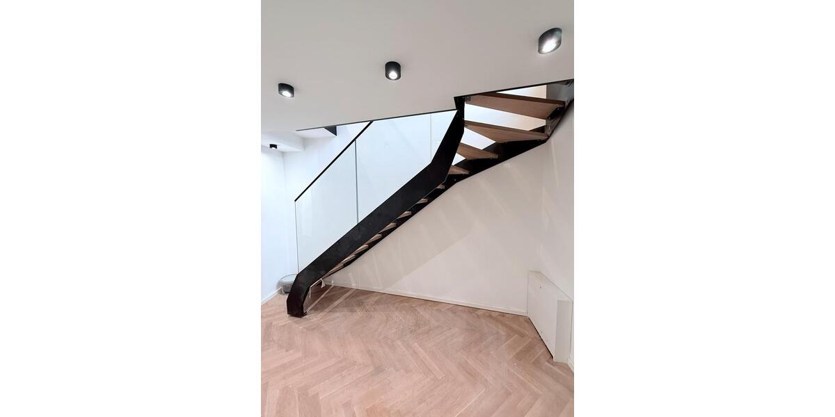 Hochparterre Düsseldorf Pempelfort - 3 Zimmer, 119 m&sup2;, 2.500&euro; | Angebot:24385522