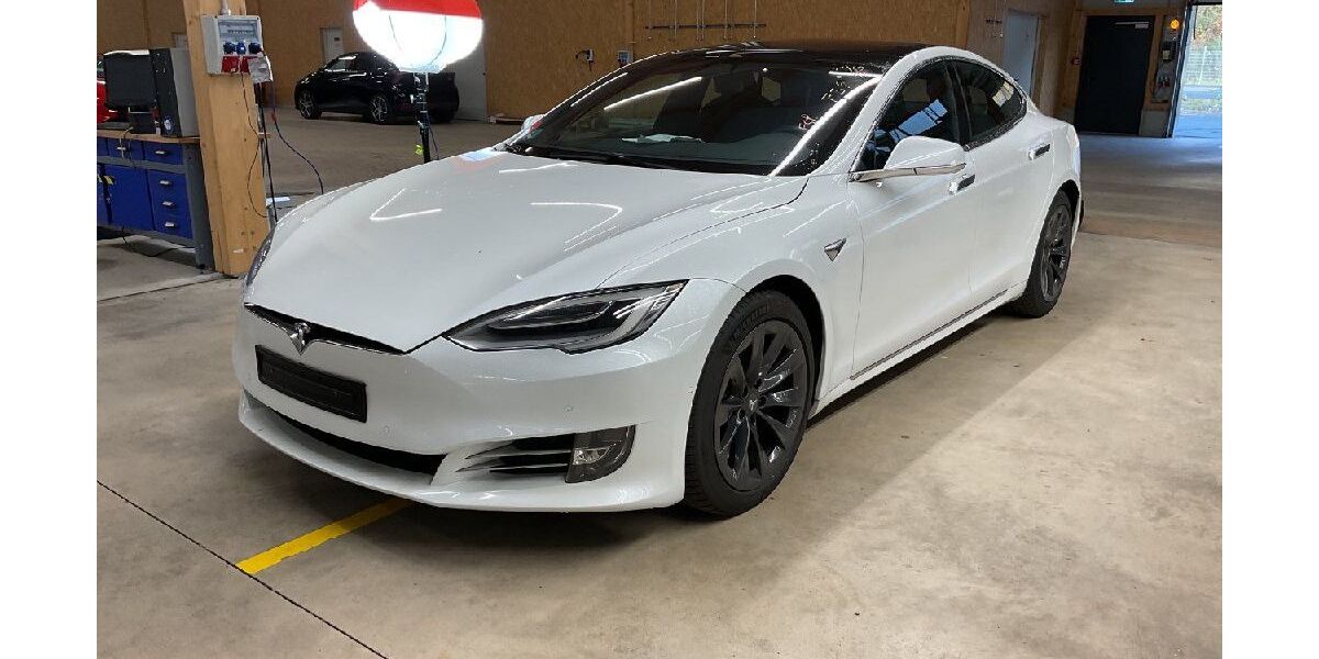 Tesla Model S 134.250 km 37.999 &euro; Wuppertal 42281