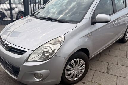 Hyundai i20 106.652 km 4.590 &euro; Köln 51065