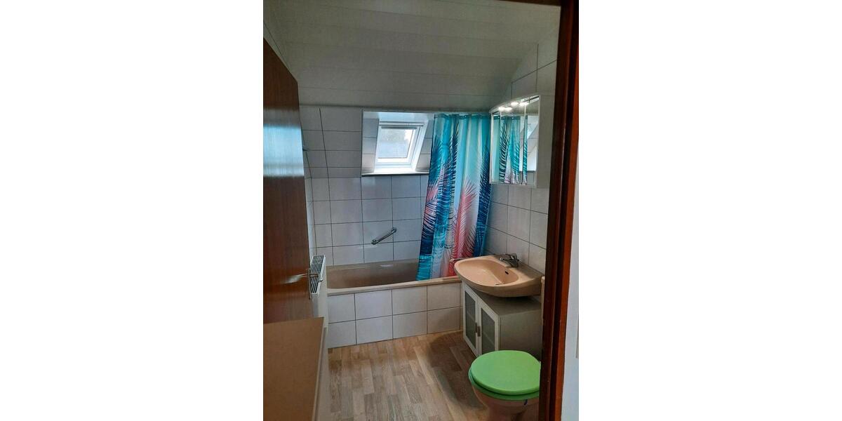 Dachgeschoßwohnung Leverkusen Bergisch Neukirchen - 1 Zimmer, 35 m&sup2;, 350&euro; | Angebot:26612590