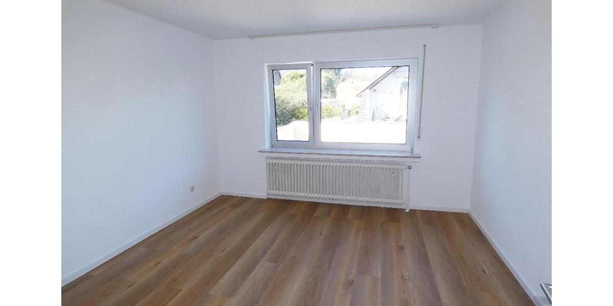 Etagenwohnung Leverkusen Bergisch Neukirchen - 2 Zimmer, 75 m&sup2;, 750&euro; | Angebot:25932124