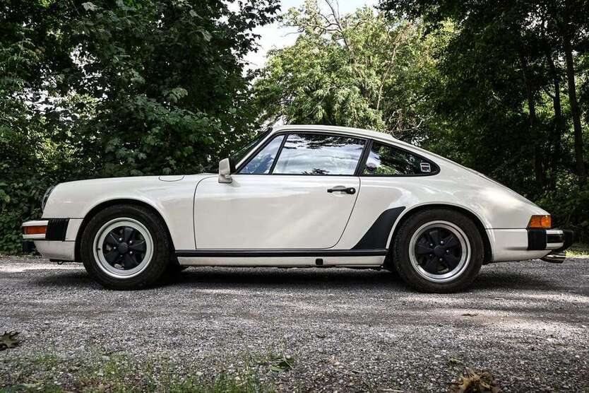 911