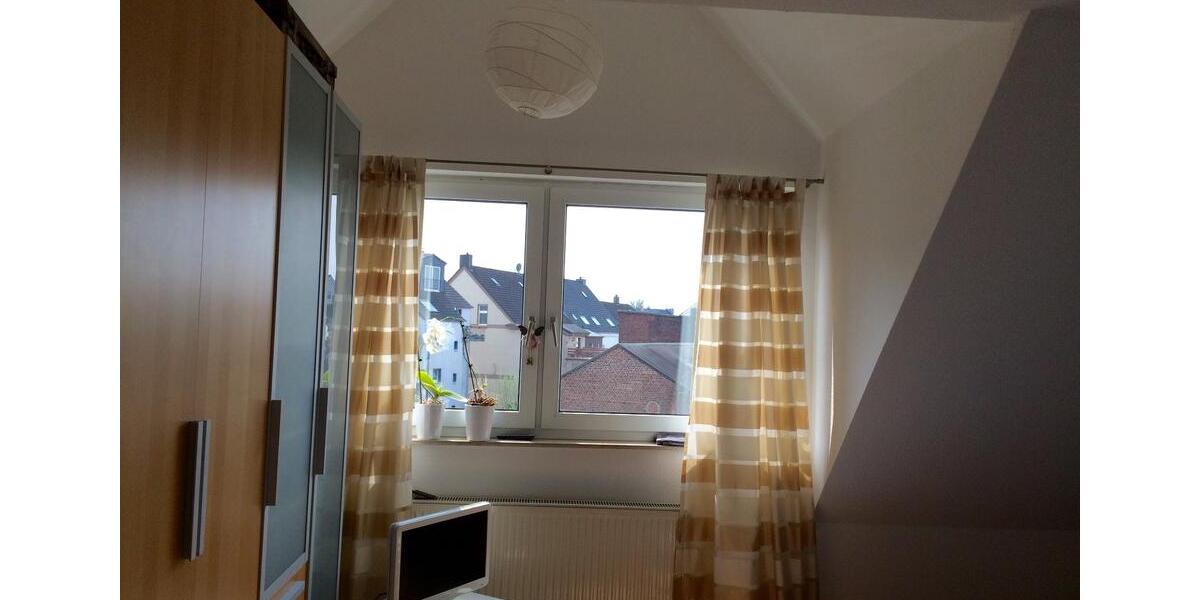 Dachgeschoßwohnung Velbert Velbert-Mitte - 3 Zimmer, 88 m&sup2;, 750&euro; | Angebot:26651763