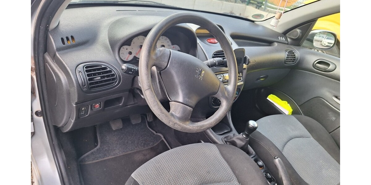 Peugeot 206 198.656 km 2.000 € Düsseldorf 40213