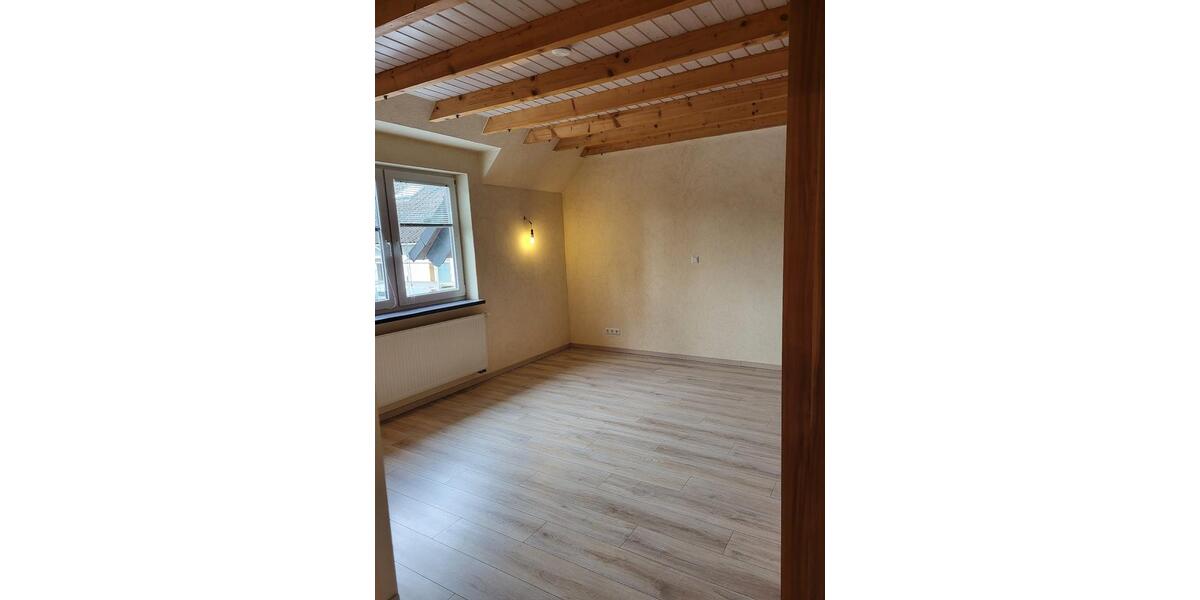 Maisonettenwohnung Overath - 4 Zimmer, 150 m&sup2;, 1.250&euro; | Angebot:25921642