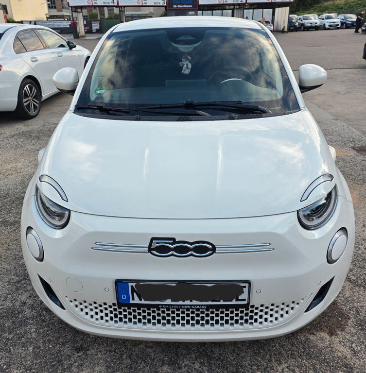 Fiat 500e 1.100 km 24.450 € Neuss 41462