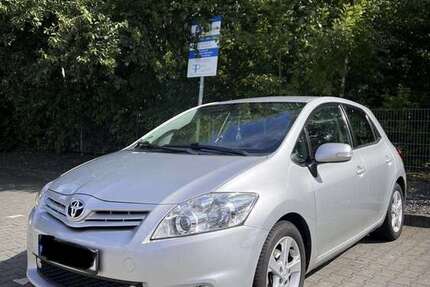 Toyota Auris 147.000 km 7.400 &euro; Köln 50858