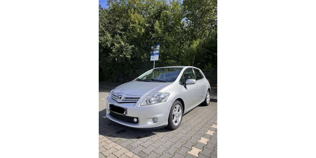 Toyota Auris 147.000 km 7.400 &euro; Köln 50858