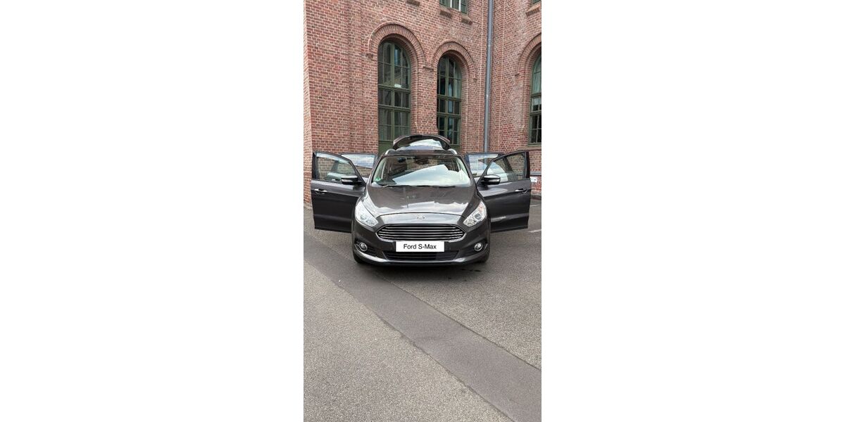 Ford S-Max 126.659 km 14.850 &euro; Köln 50767