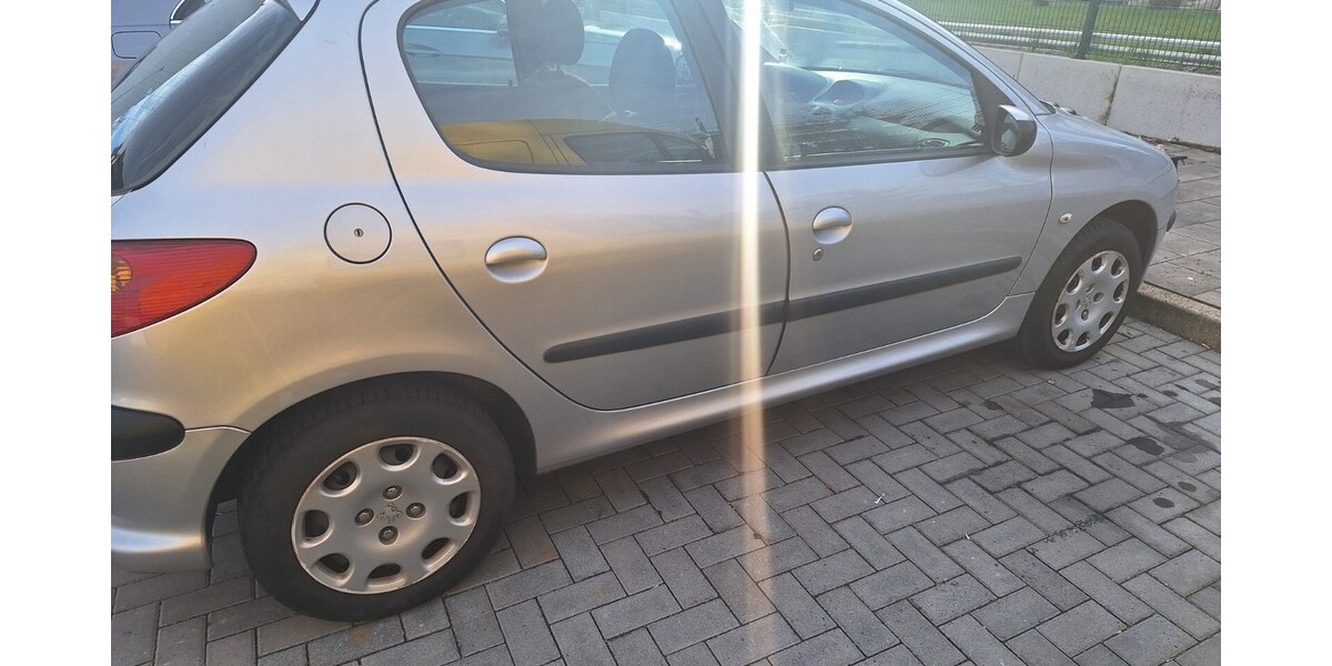 Peugeot 206 198.656 km 2.000 € Düsseldorf 40213