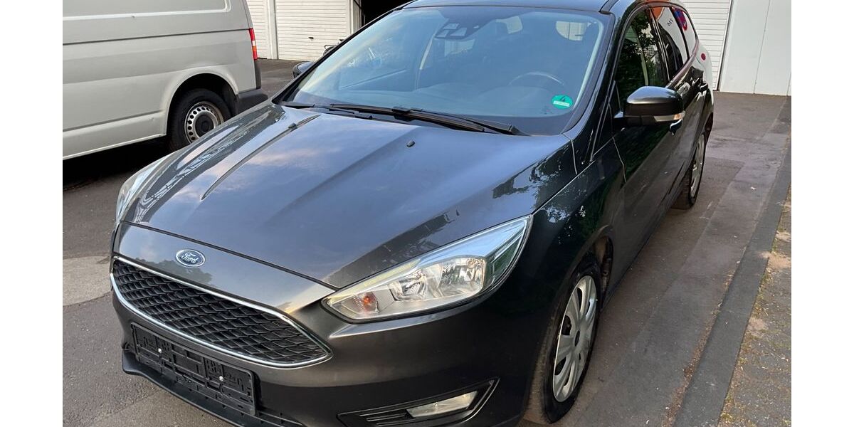 Ford Focus 124.000 km 4.790 &euro; koeln 51105
