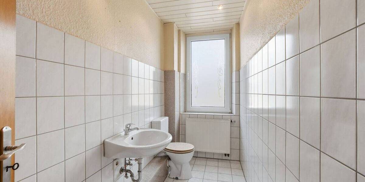 Reihenmittelhaus Neuss Pomona - 7 Zimmer, 144 m&sup2;, 360.000&euro; | Angebot:26733427