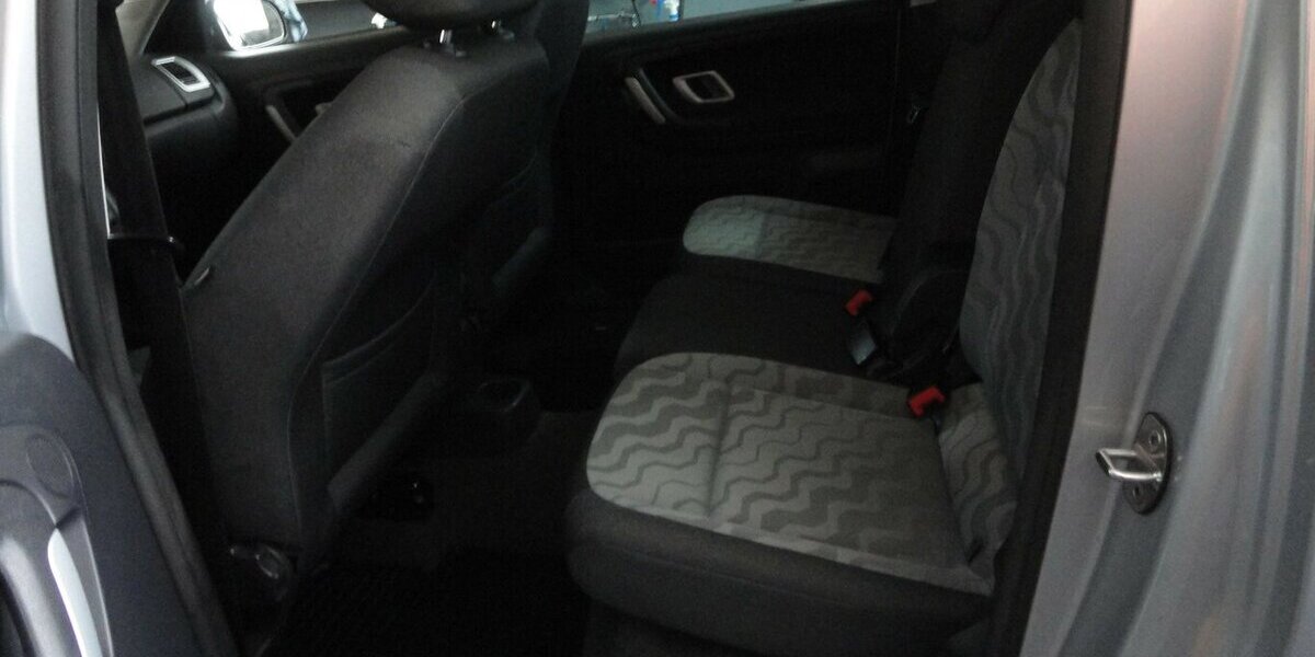 Skoda Roomster 1,6 Style Plus Edit. Autom Klimatr.1.Hd 113.000 km 7.490 € Neuss 41462