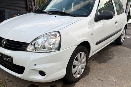 Renault Clio 122.771 km 2.490 &euro; Remscheid 42857
