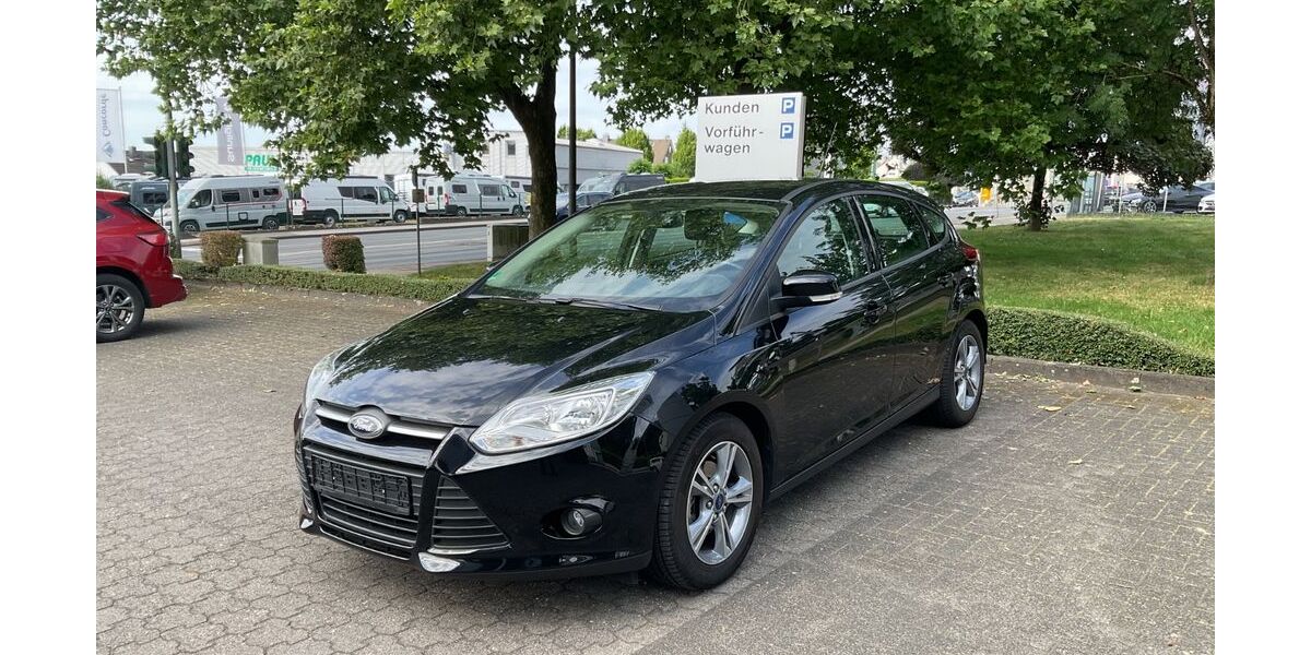 Ford Focus 23.857 km 8.490 &euro; Remscheid 42857
