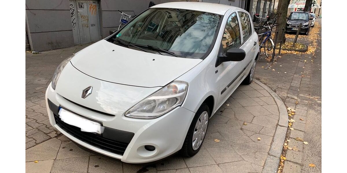 Renault Clio 88.000 km 3.500 &euro; Düsseldorf 40225