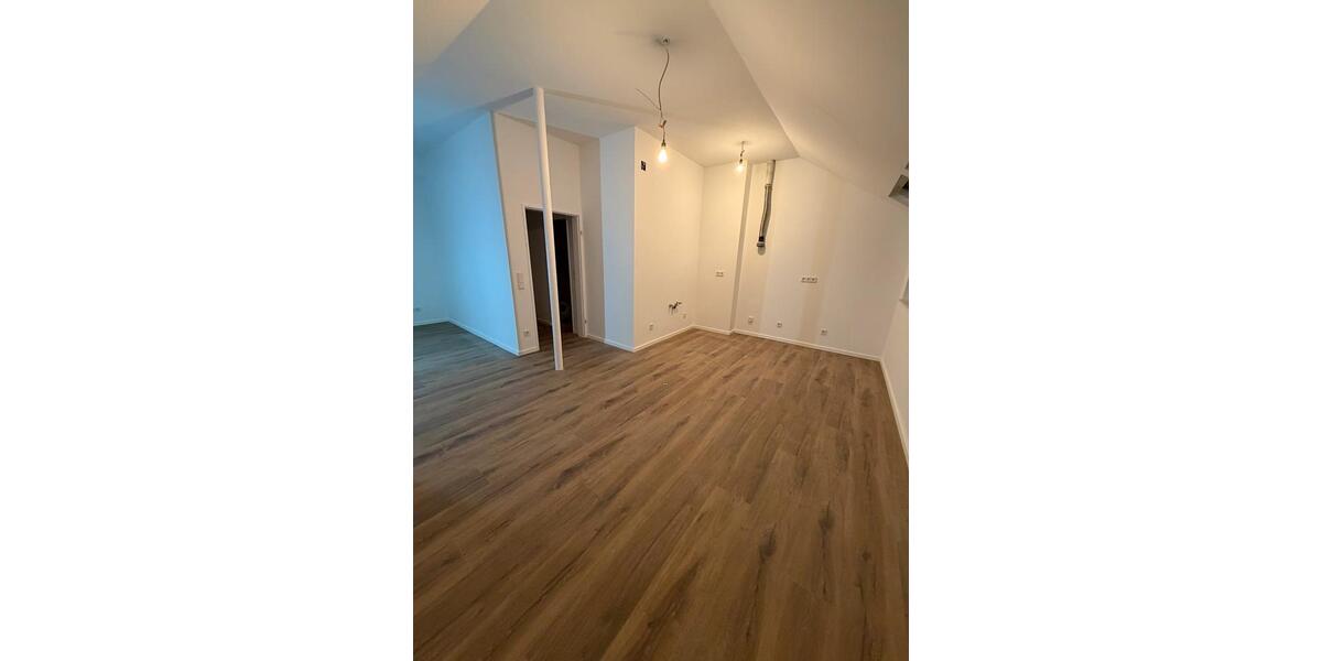Dachgeschoßwohnung Köln Nippes - 2 Zimmer, 52 m&sup2;, 1.250&euro; | Angebot:24200802