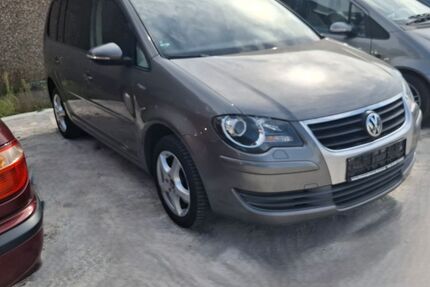 VW Touran 292.624 km 4.995 &euro; Köln 51107