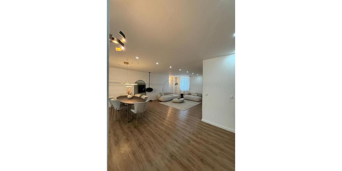 Bungalow Solingen Mitte - 4 Zimmer, 170 m&sup2;, 2.100&euro; | Angebot:27615095