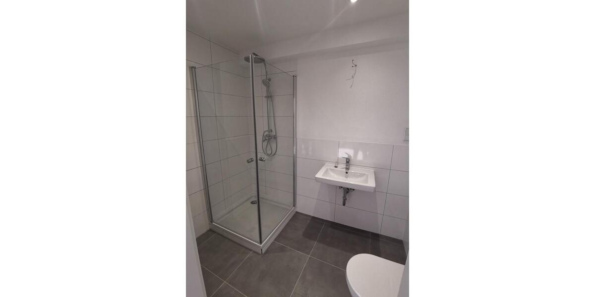 Erdgeschoßwohnung Hilden - 7 Zimmer, 155 m&sup2;, 2.050&euro; | Angebot:26013823