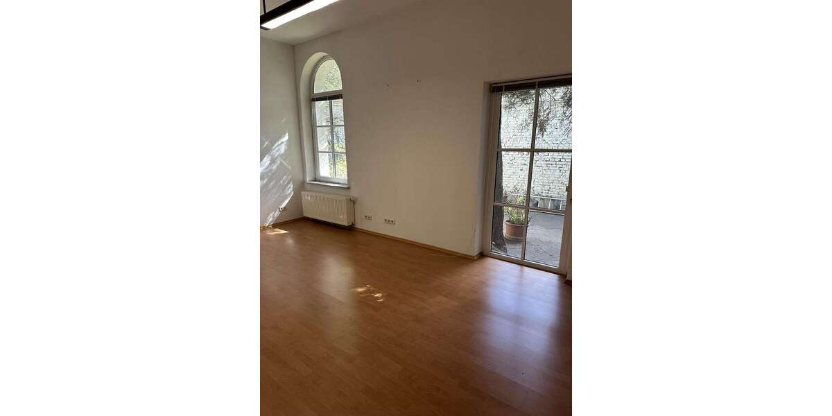 Etagenwohnung Düsseldorf Stadtbezirk 3 - 6 Zimmer, 140 m&sup2;, 2.800&euro; | Angebot:25336859
