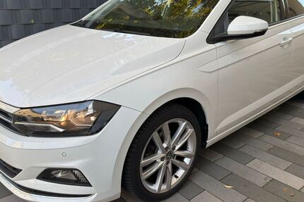 VW Polo 25.468 km 15.700 € Düsseldorf 40468