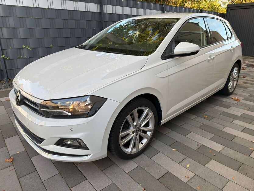 VW Polo 25.468 km 15.700 € Düsseldorf 40468
