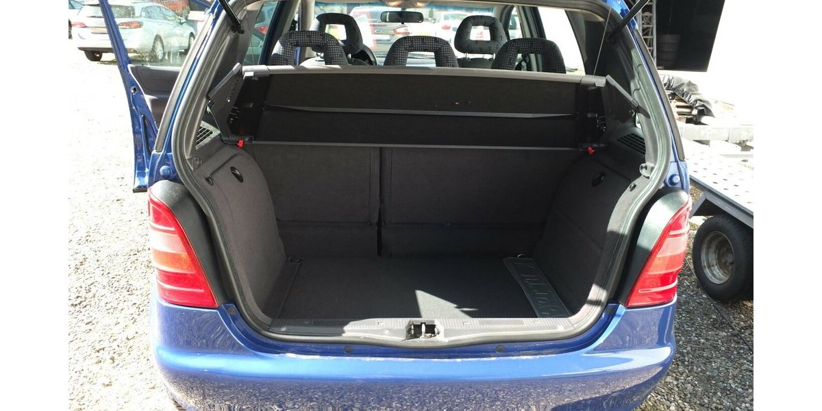 Mercedes-Benz A 190 AVANTGARDE AUTOMATIK KLIMA TEILLEDER 173.215 km 3.500 &euro; Köln 50858