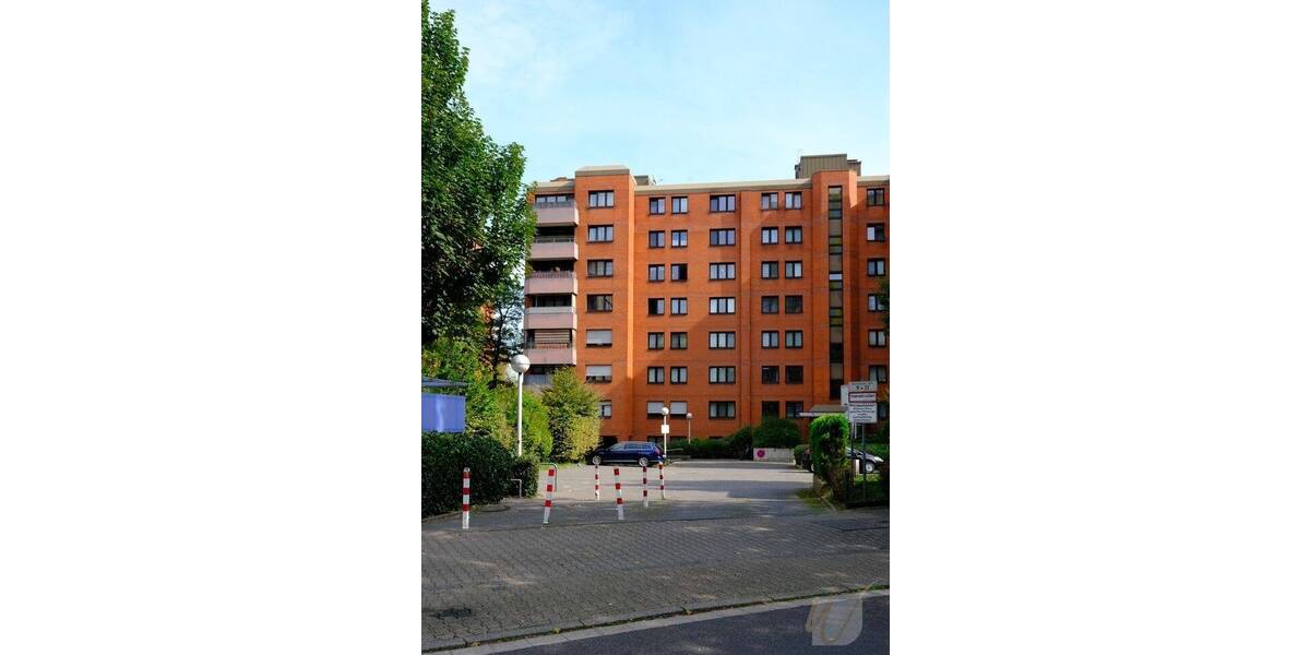Attraktive 2-Zimmer-Wohnung in Neuss am Rhein mit Aufzug und Balkon und TG 2 zimmer