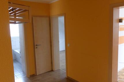 Wohnung Langenfeld (Rheinland) - 3 Zimmer, 75 m&sup2;, 720&euro; | Angebot:26573037