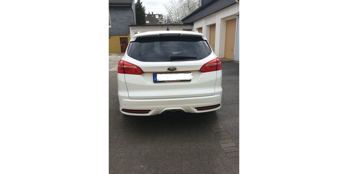 Ford Focus 106.000 km 14.950 € Solingen 42651