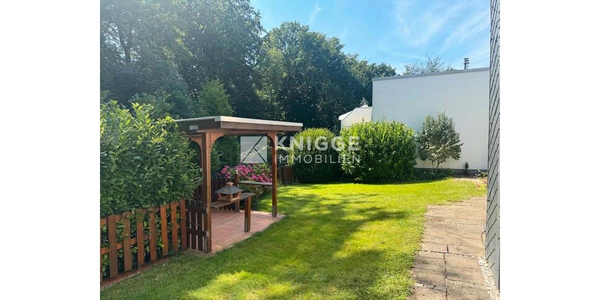 Bungalow Bergisch Gladbach Alt-Frankenforst - 6 Zimmer, 186 m&sup2;, 1.860&euro; | Angebot:24690728