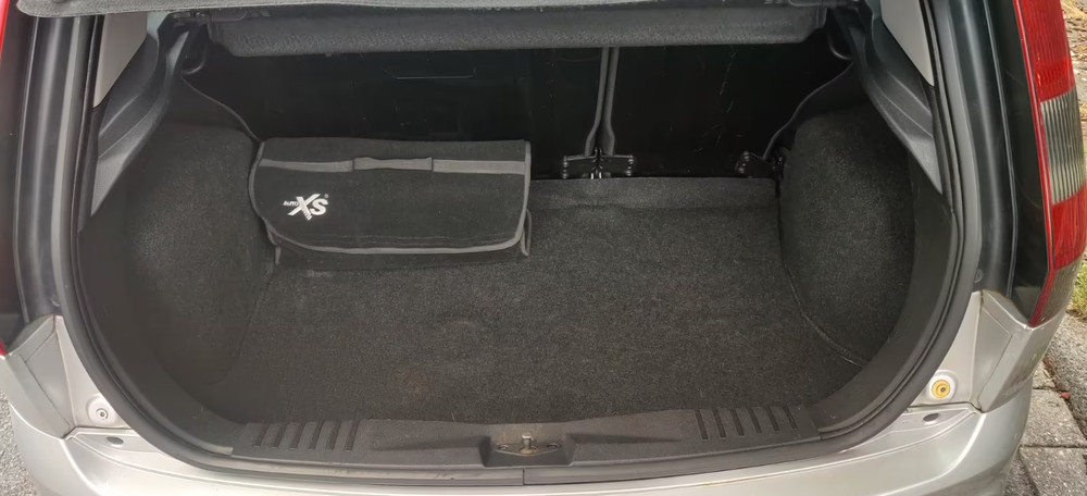 Ford Fiesta V 243.250 km 1.200 € Pulheim 50259